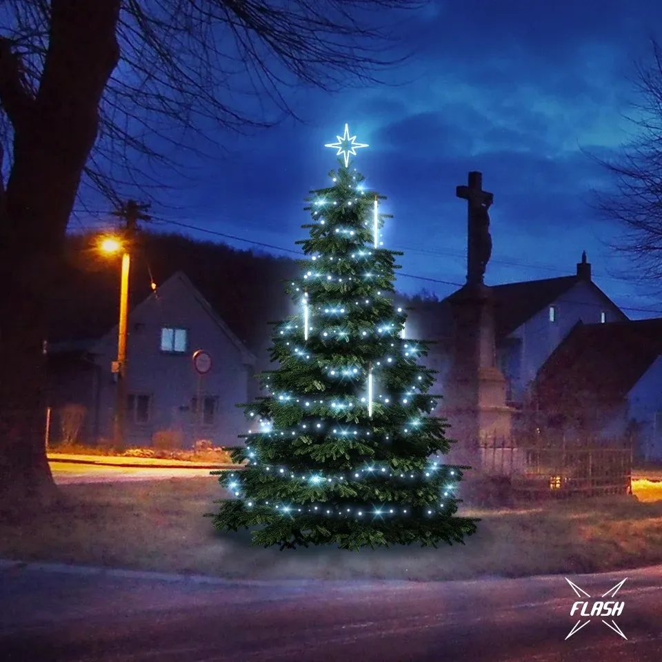 LED-es fénydíszlet 3–5 m magas fákhoz, jégfehér, villogó és hulló hó effektussal
