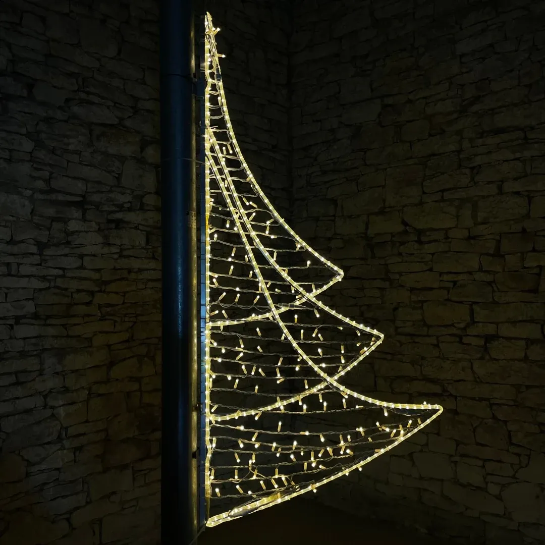 VO LED fénydekorációs fél fa, meleg fehér 200x106cm, fonott fonattal