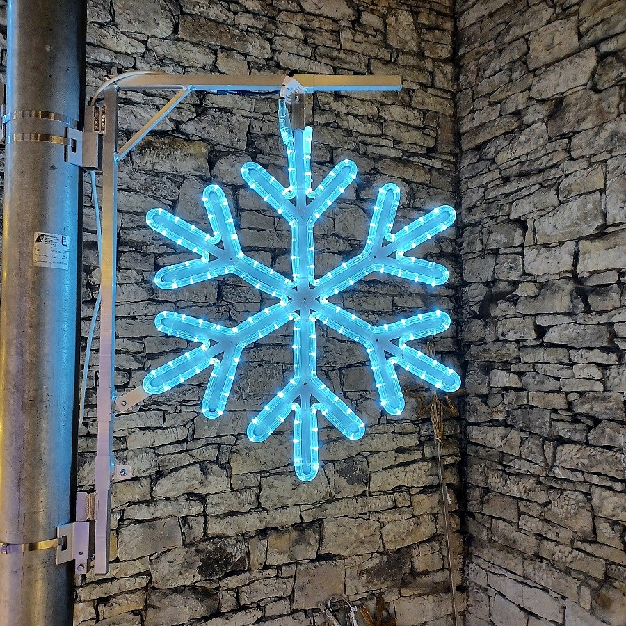 Easy Fix 2D LED fénypehely V, Ø 67 cm, jégfehér 3D nyomtatás, közvilágítási készlet, alumínium
