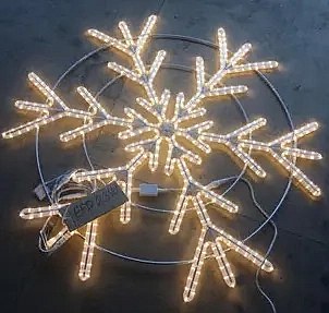 2D LED reflektor XXXIV, 3 kimenet, lógó, Ø 130 cm, melegfehér, alumínium