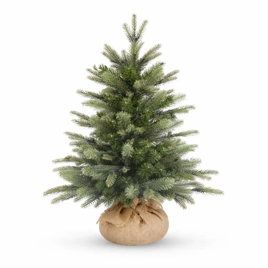 Műkarácsonyfa 80 cm, Penny lucfenyő, 2D és 3D tűkkel, juta csomagolva.