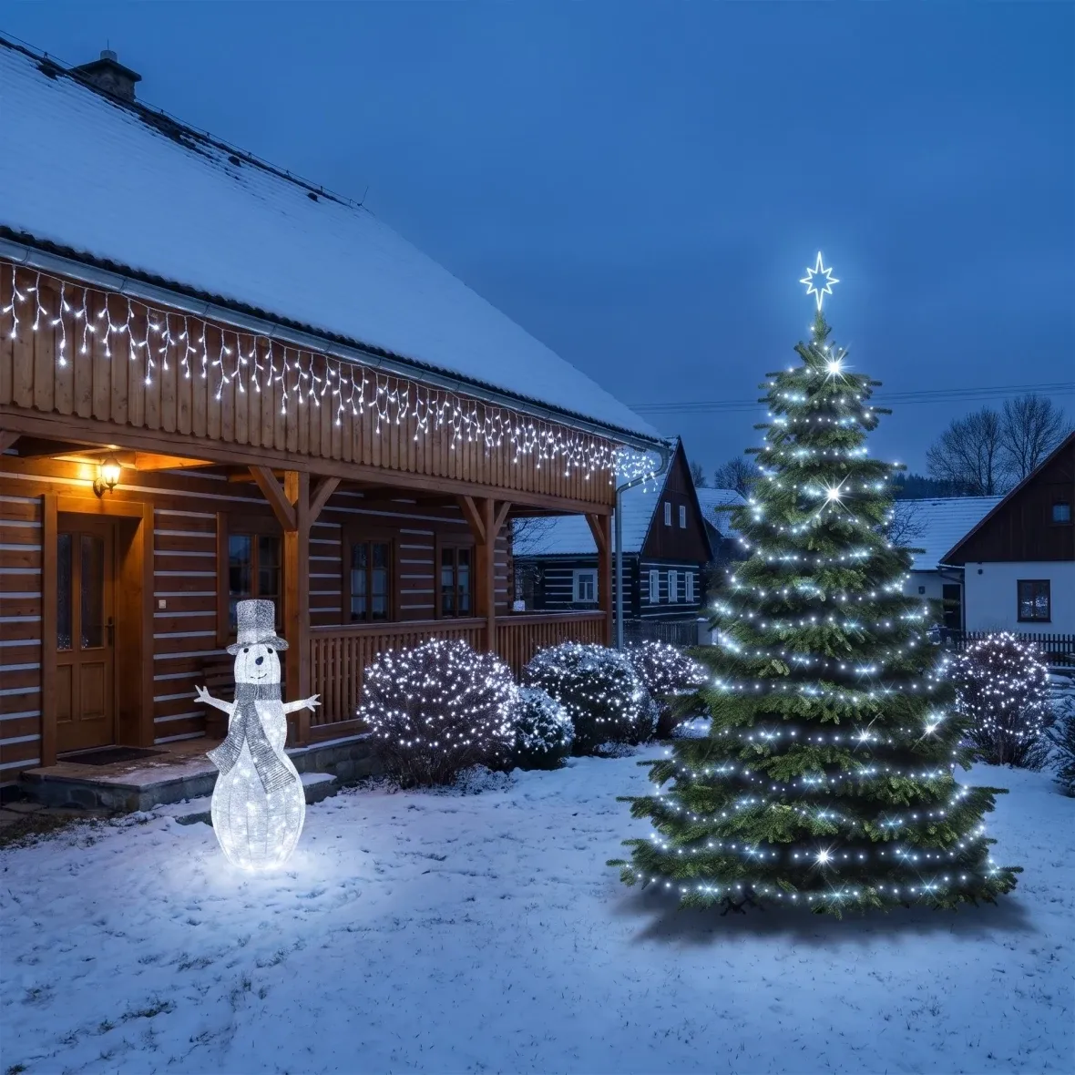 Karácsonyi szett szállodáknak: nagy jéghomlokzat, 6–8 m-es „Flash” karácsonyfa, 16 db 3 m-es jégcsap, 5 db 20 m-es fényfüzér, 107 cm-es 3D LED hóember, jégfehér
